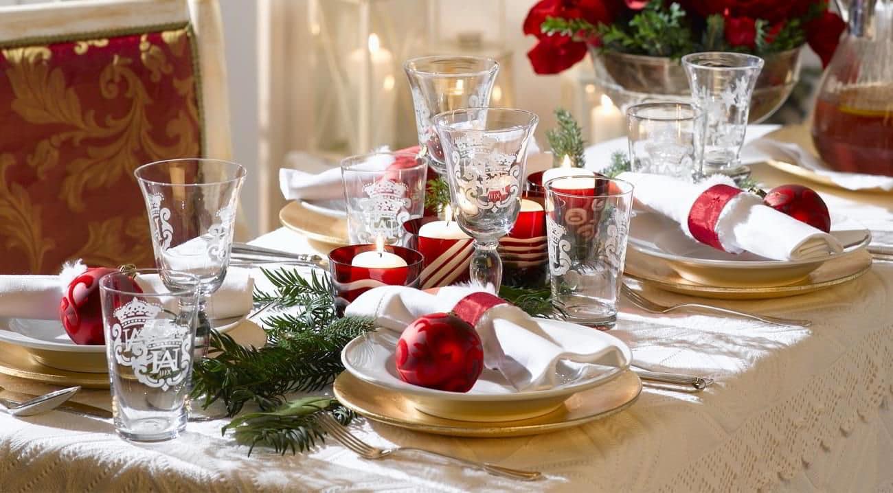 Come Apparecchiare Tavola A Natale Come apparecchiare la tavola a Natale! 15 idee da cui trarre ispirazione...