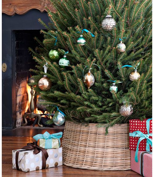 Idee Originali Per Albero Di Natale Albero di natale: 20 idee originali per rivestire la base...