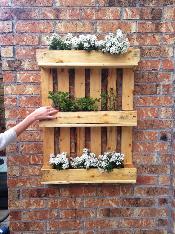 Fioriera Verticale Con Pallet Ecco Idee Creative