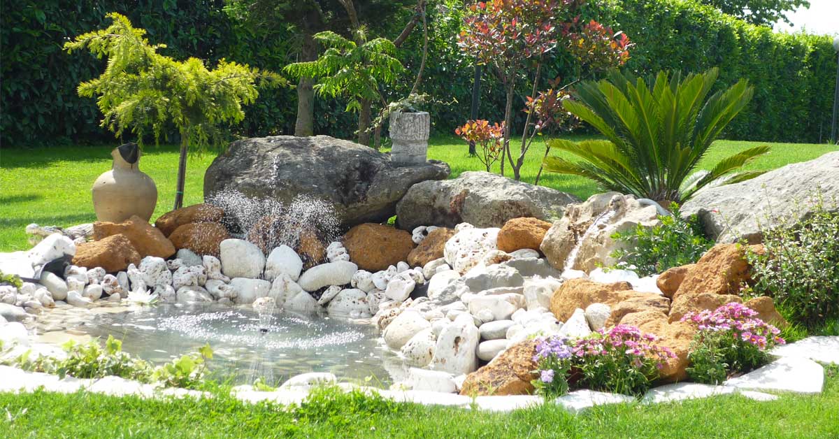 Creare una piccola oasi in giardino per avere un angolo di paradiso.