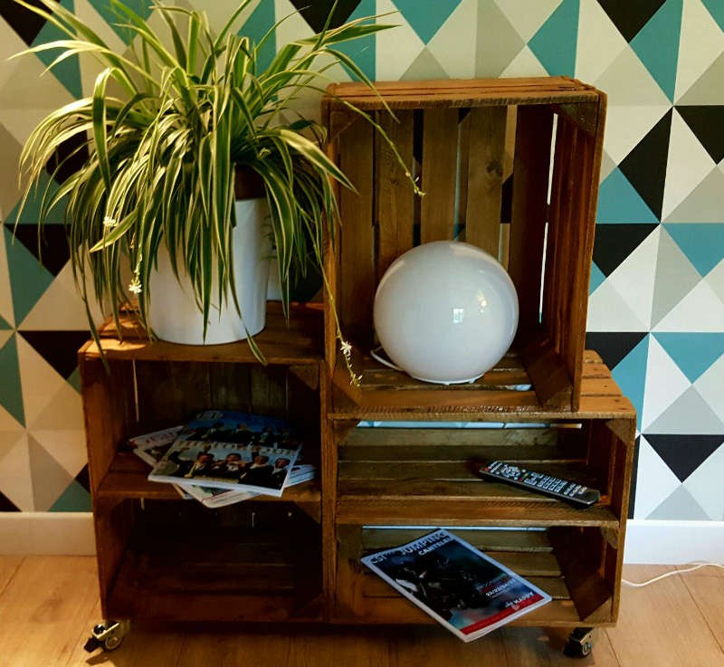 Risultati immagini per Lampade creative con cassette di legno! 17 ideeâ¦ Lasciatevi ispirare!