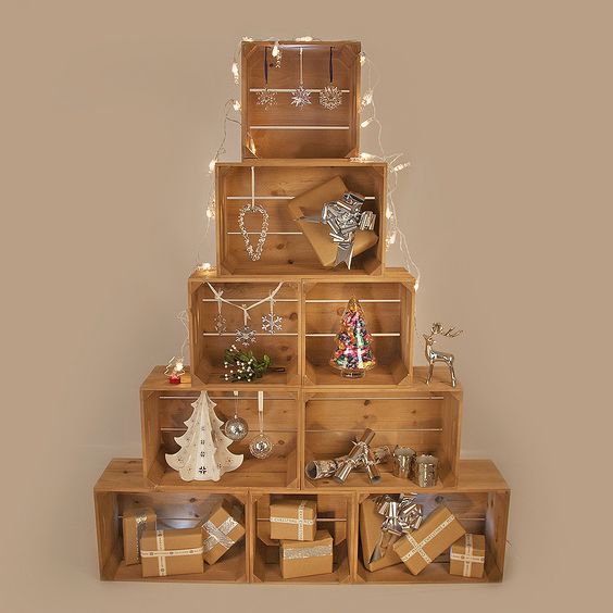 Idee Natalizie Addobbi Natalizi Con Cassette Di Legno Un albero di Natale con le cassette di legno! 11 idee a cui ispirarsi...