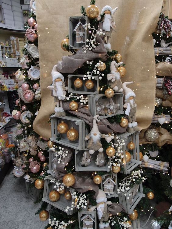 Idee Natalizie Presepe Con Cassette Di Legno Un albero di Natale con le cassette di legno! 11 idee a cui ispirarsi...