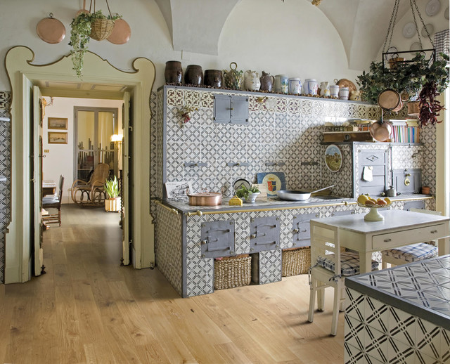 Cucine in muratura idee con piastrelle fantasie, stile country provenzale.