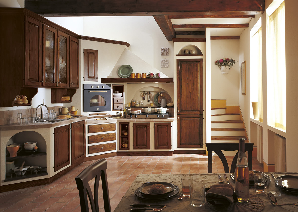 idee per cucine in muratura in stile classico con legno scuro