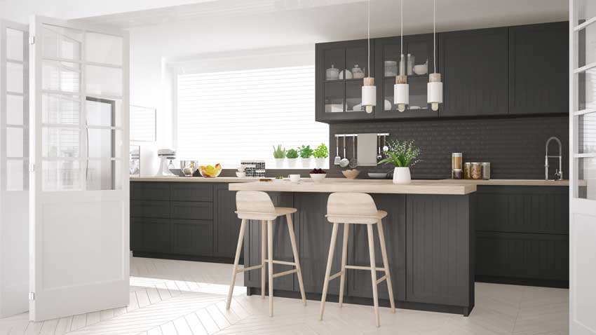 Bellissima cucina moderna con porte scorrevoli per un ambiente open space solo quando serve.