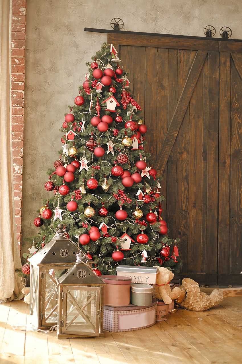 Albero Di Natale Rosso E Oro Con Fiocchi.L Albero Di Natale Bianco E Rosso Una Magia Intramontabile 20 Ispirazioni