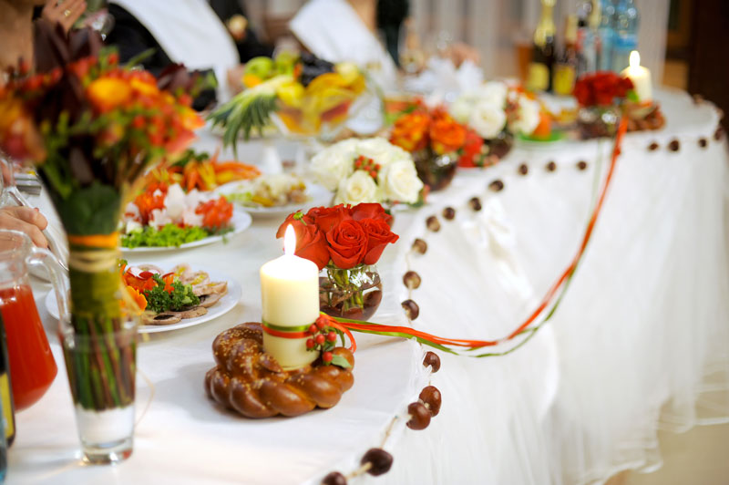 Decorazioni fai da te con castagne per matrimonio.