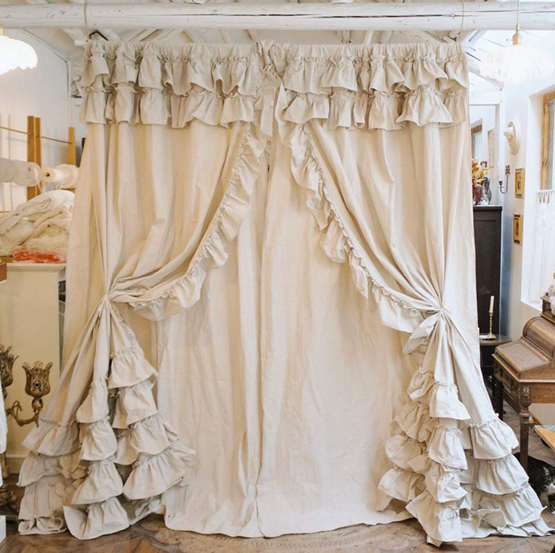 Bellissima tenda stile shabby chic.