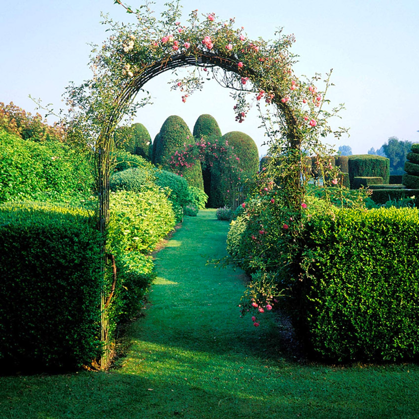 Arco da giardino in legno ideale per rampicanti.