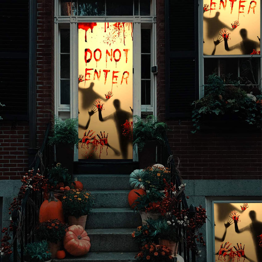 Porta d'ingresso decorata per Halloween
