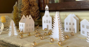 Decorazioni natalizie con la carta: 15 idee fai da te da non perdere Decorazioni natalizie fai da te con la carta