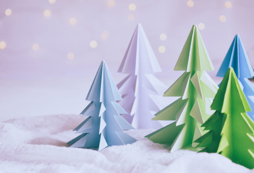 Decorazioni natalizie con la carta: 15 idee fai da te da non perdere