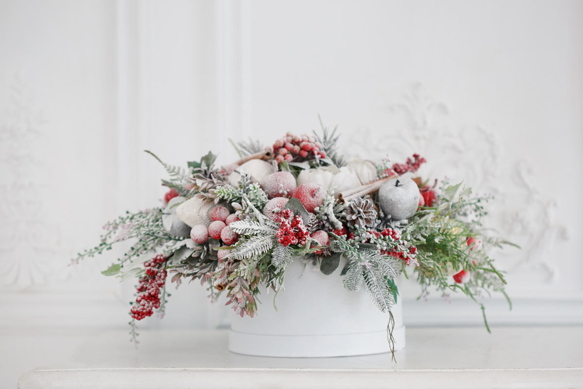 composizioni natalizie con i fiori innevate