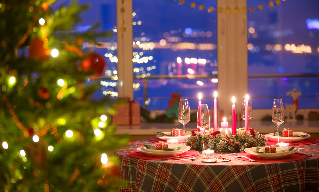 Scegliere la tovaglia di Natale a secondo dello stile di arredamento