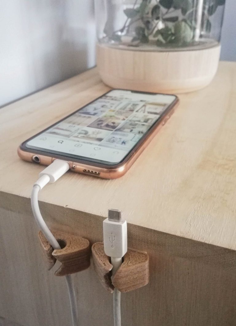 Miiepls Raccogli Cavi Scrivania, Porta Cavi Scrivania senza Forare, Retrattile 30,5-55 cm Cable