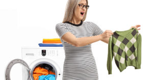 Maglione rimpicciolito in lavatrice? Ecco i metodi per provare a recuperarlo! Maglione rimpicciolito in lavatrice