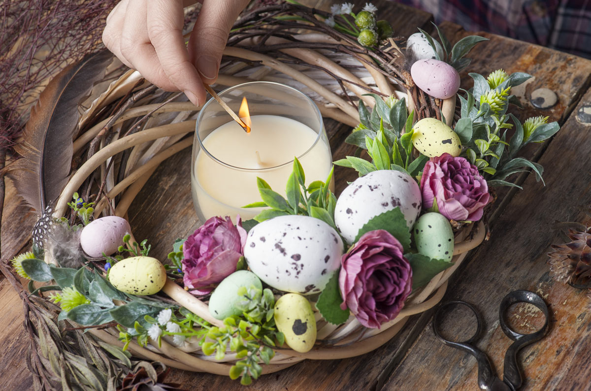 Centrotavola Pasqua con candele fai da te.