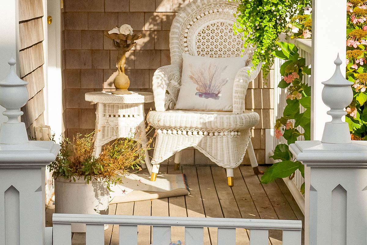 Un'aria shabby sotto al portico
