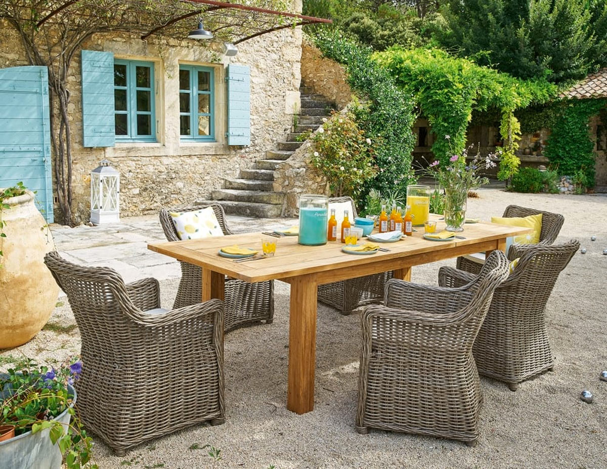 Tavoli e sedie da giardino