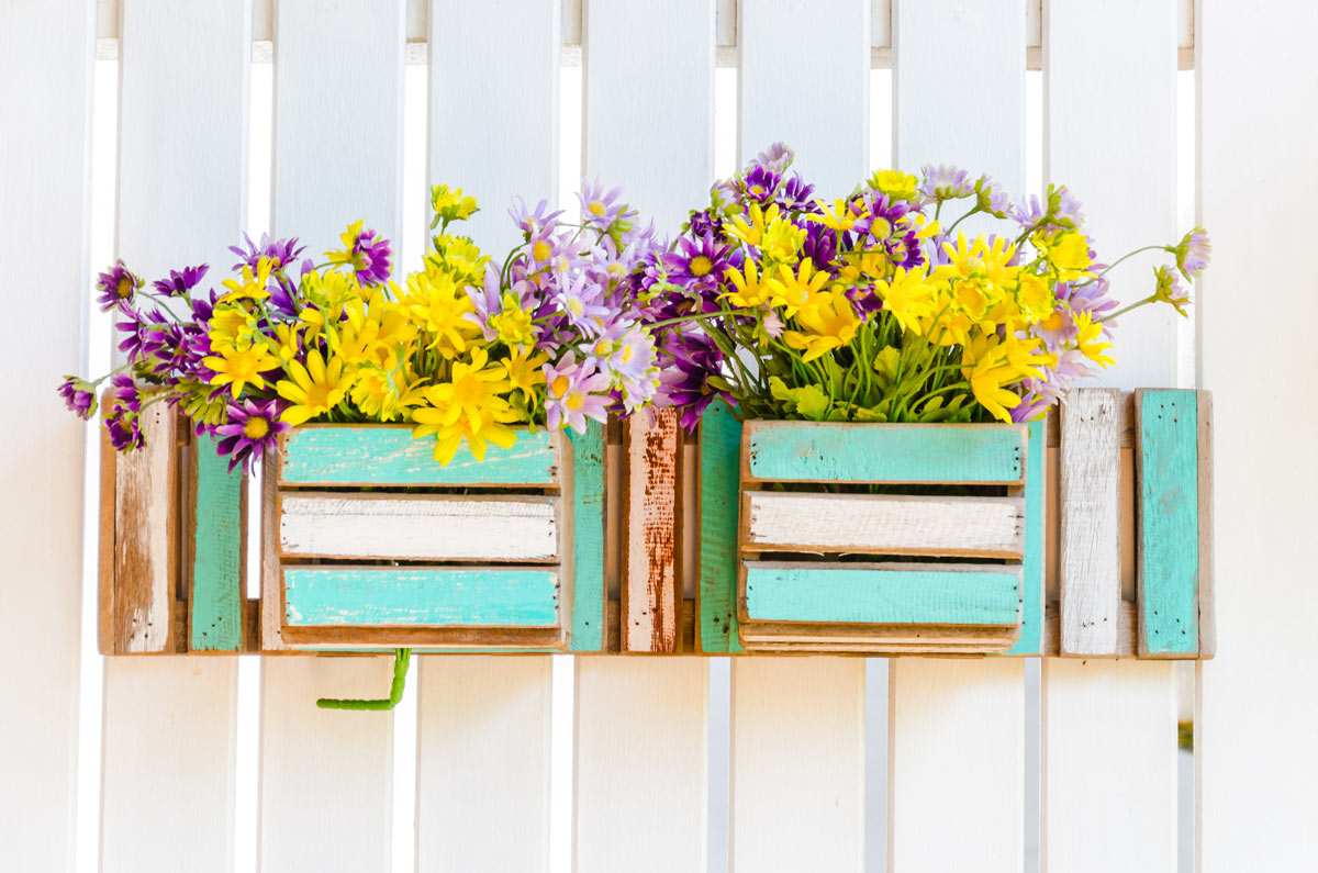 Vasi di fiori creativi per decorare casa d'estate