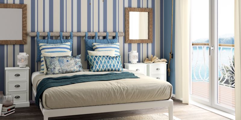 camera da letto blu e bianca stile marinaro