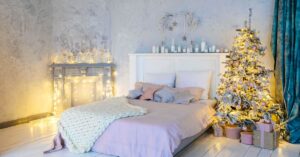 5 ispirazioni per decorare l'albero di Natale in camera da letto Come decorare l'albero di Natale in camera da letto.