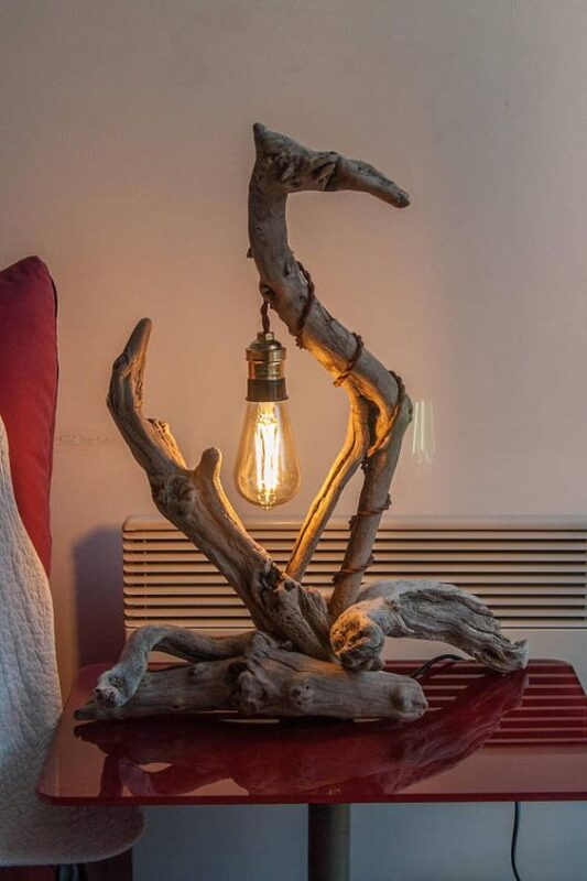 SEHR originelle Lampe Holz Flotte bestehend aus 4 Holz wirklich besonderes (siehe Fotos). Ihrer Phantasie werden sicherlich verschiedene Formen bringen. FrÃ¼her habe ich die Vintage braune Draht als GlÃ¼hbirne Stil Edison, um ihm eine industrielle Look MaÃe: HÃ¶he 50cm, Breite an der