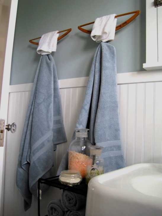 Grucce trasformate in porta asciugamani, da decorhacks.com
