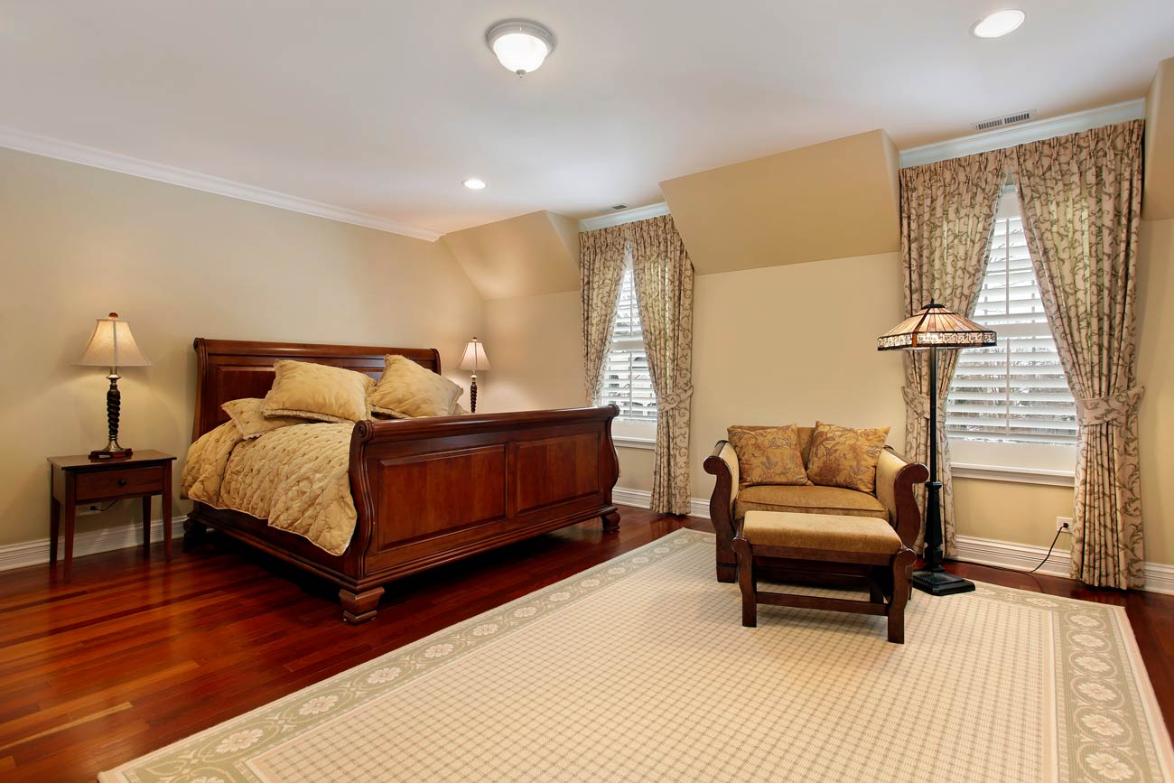 colore pareti tortora in camera da letto con mobili ciliegio