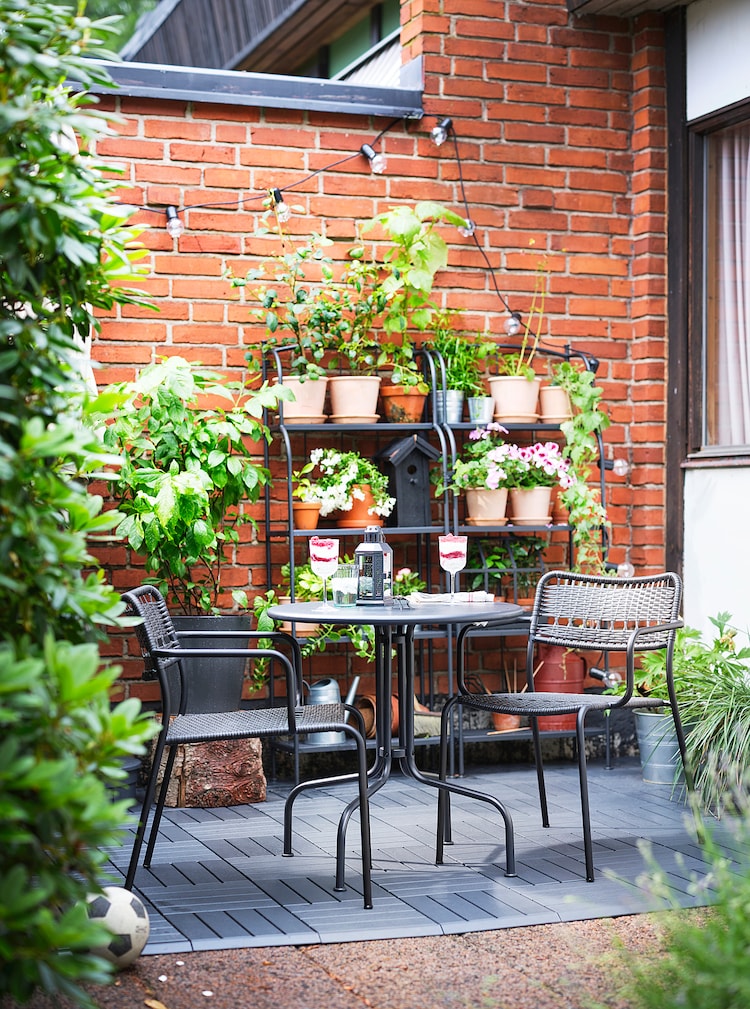 LÄCKÖ Sedia con braccioli da giardino, grigio scuro