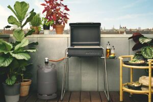 Barbecue per balcone e terrazzo: consigli per sceglierlo al meglio Barbecue per balcone e terrazzo, consigli per sceglierlo al meglio.