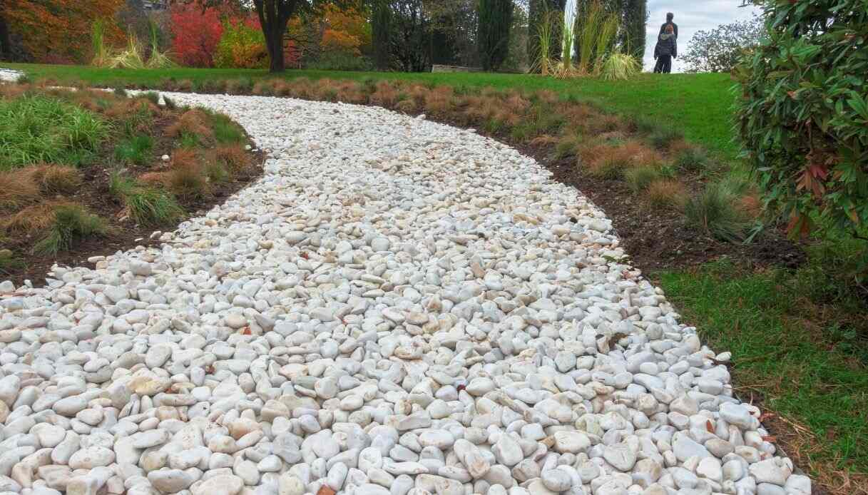 abbellire il giardino con la ghiaia