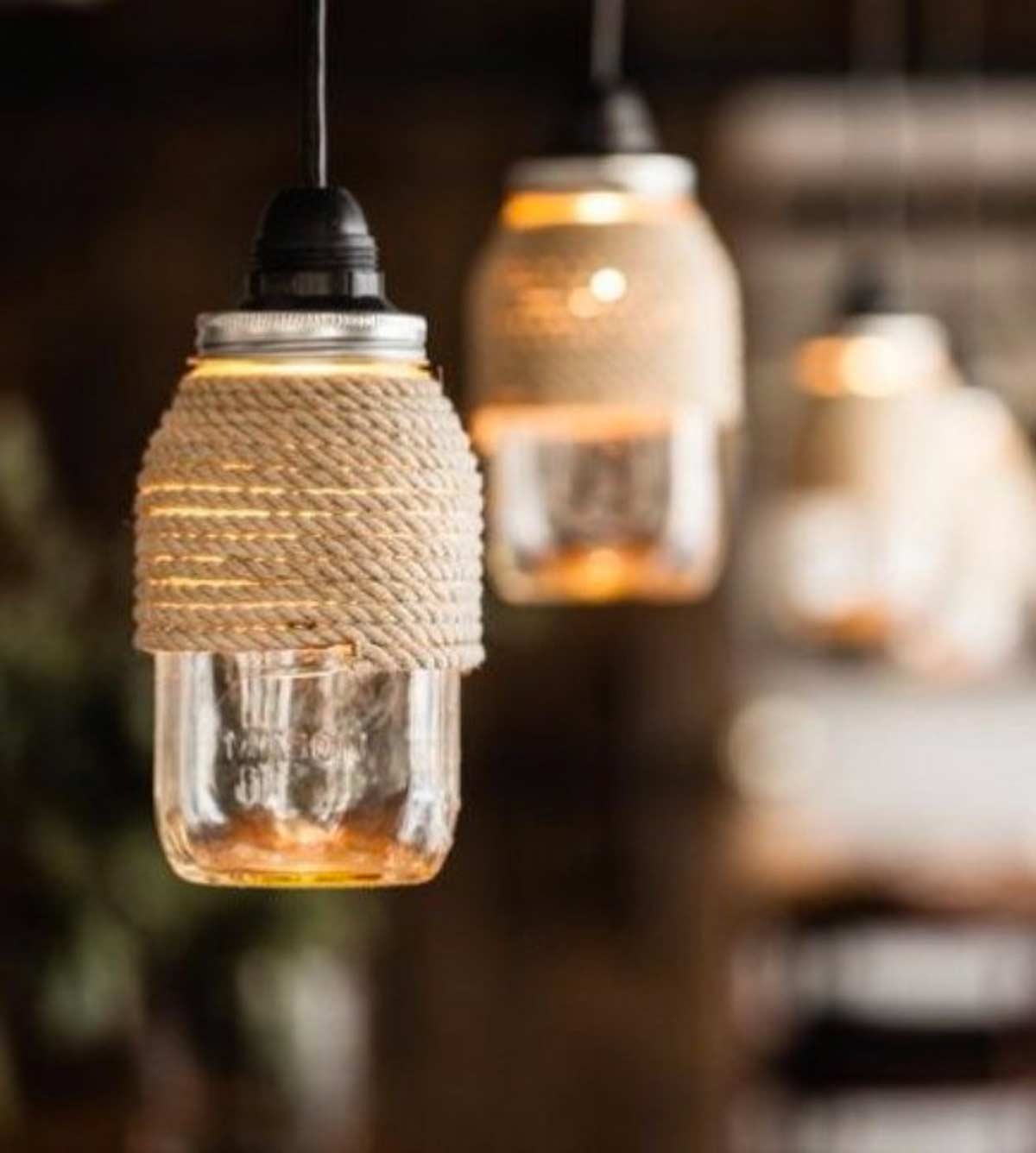 lampada fai da te con riciclo creativo barattoli di vetro