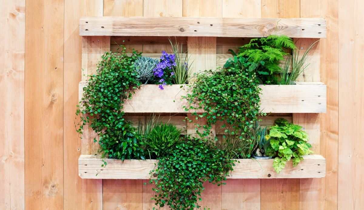 arredare il balcone con i pallet