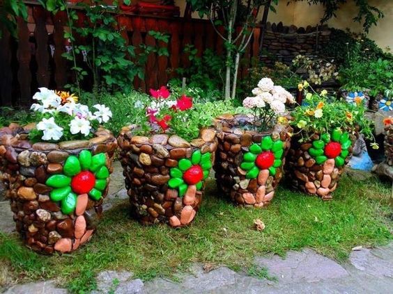 decorare il giardino con i sassi
