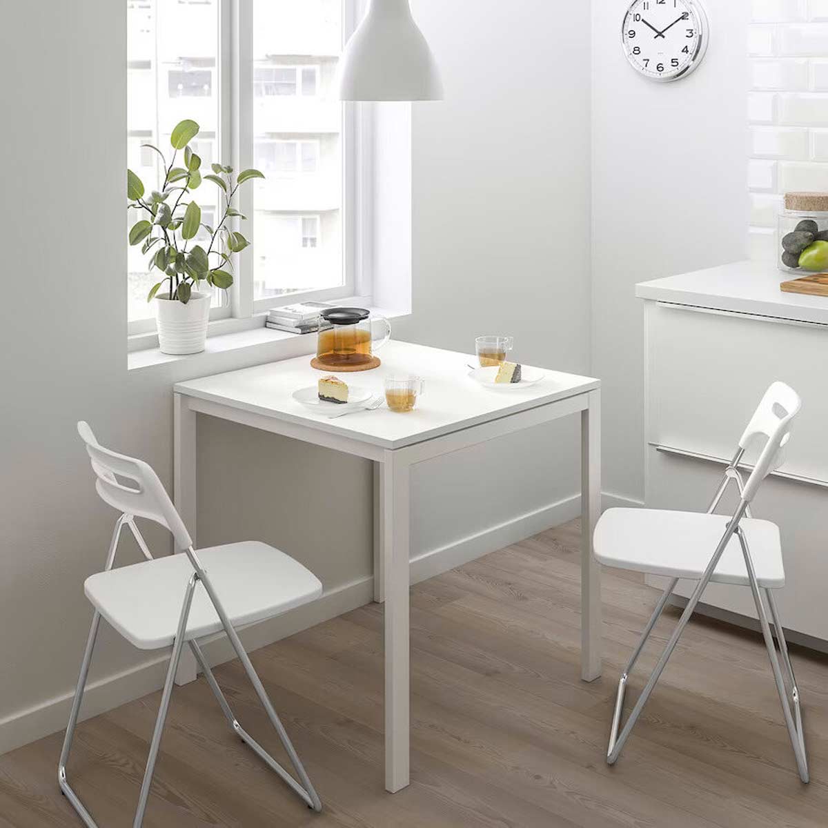 Soluzioni IKEA per arredare una cucina piccola.