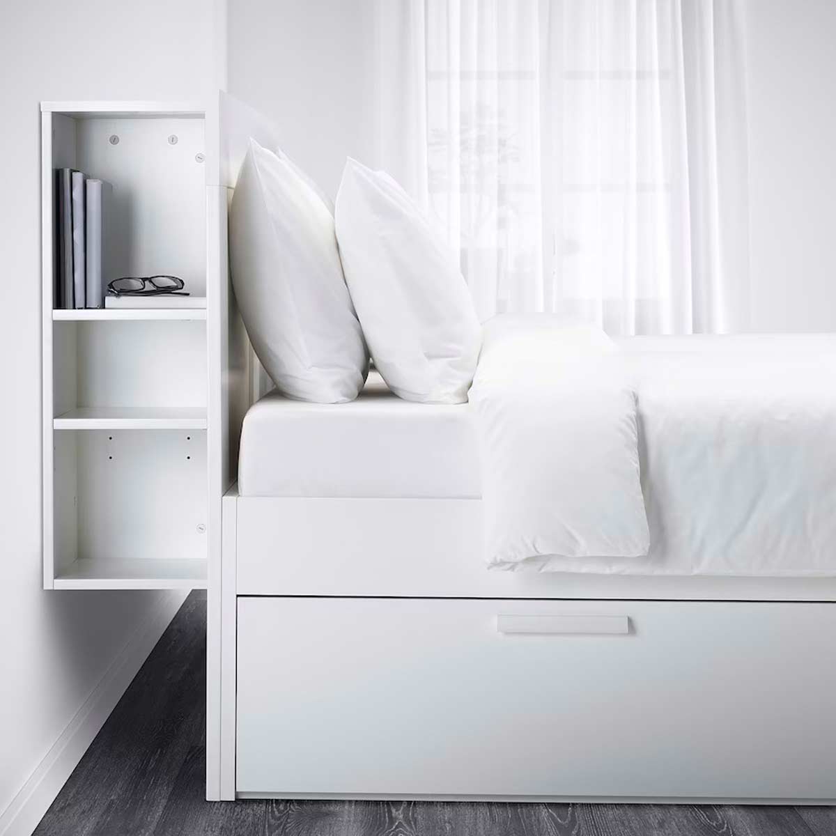Soluzioni salvaspazio IKEA per la camera da letto.
