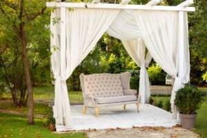 Salotto all'aperto: ecco alcune idee su come realizzare un piccolo angolo relax salotto-all-aperto-idee