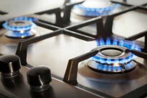 come-pulire-piattelli-del-gas