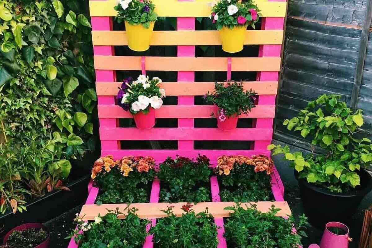 Fioriera con pallet variopinta