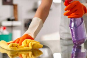 L'amico perfetto che vi aiuta nelle pulizie domestiche: l'acqua ossigenata, ecco come usarla come usare acqua ossigenata per pulire casa