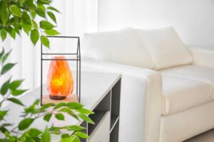 Lampada di sale: l'elemento di design che aiuta in modo naturale a ridurre lo stress e migliora il sonno lampada-di-sale