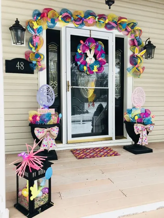 decorazioni pasquali creative sotto al portico