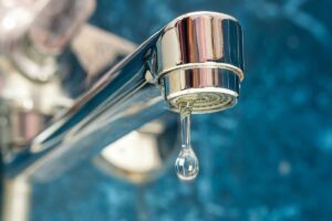 Acqua con bassa pressione in casa? I trucchi dell'idraulico per risolvere questo fastidioso problema pressione acqua bassa