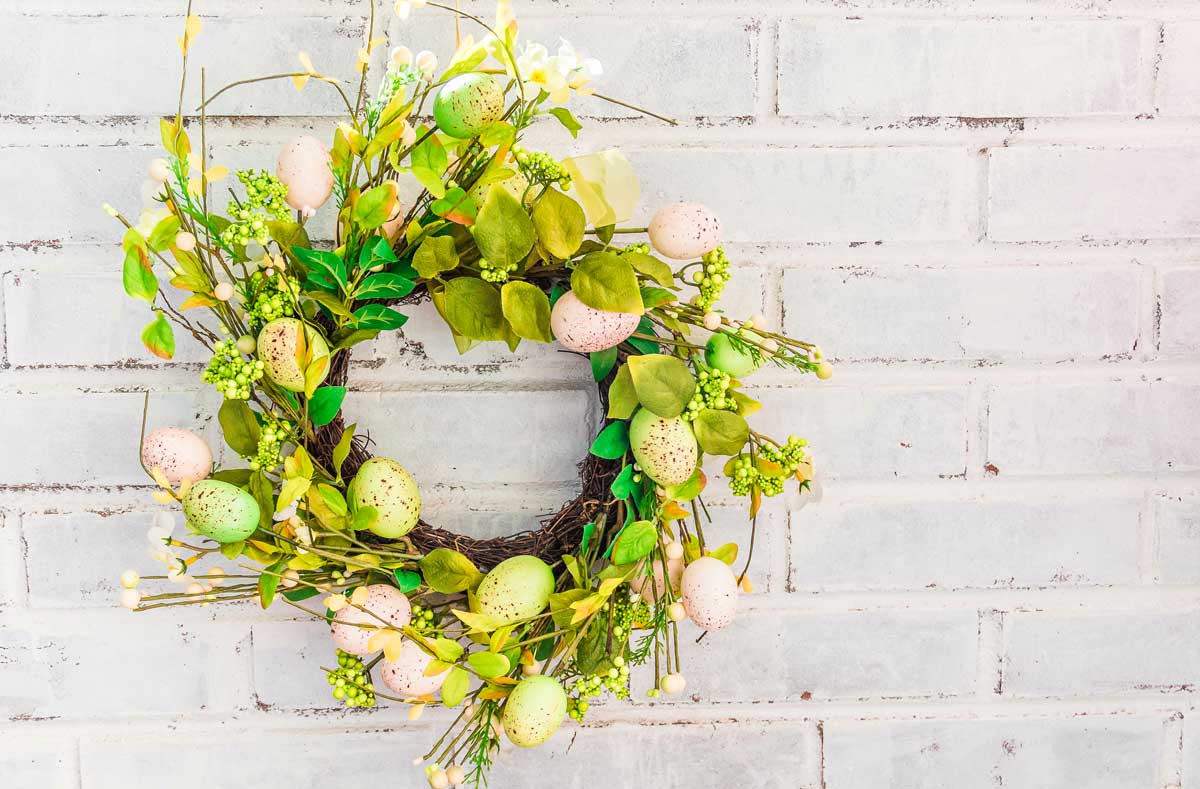 Decorazioni pasquali fai da te, ghirlande primaverili.