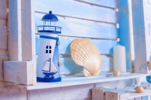 Legno e decorazioni marine: l'arredo perfetto per una casa in stile shabby Decorazioni stile marino shabby.