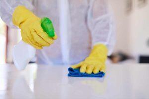 Spray fai da te: la soluzione economica per una casa pulita e profumata spray pulizie fai da te