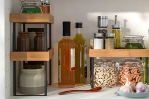 Novità IKEA NÅLBLECKA: il portaoggetti salvaspazio in bambù che rende la cucina più ordinata
