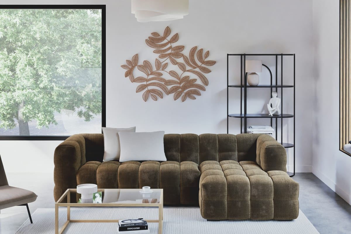 Decorazione KAYA sopra divano modulare in soggiorno luminoso
